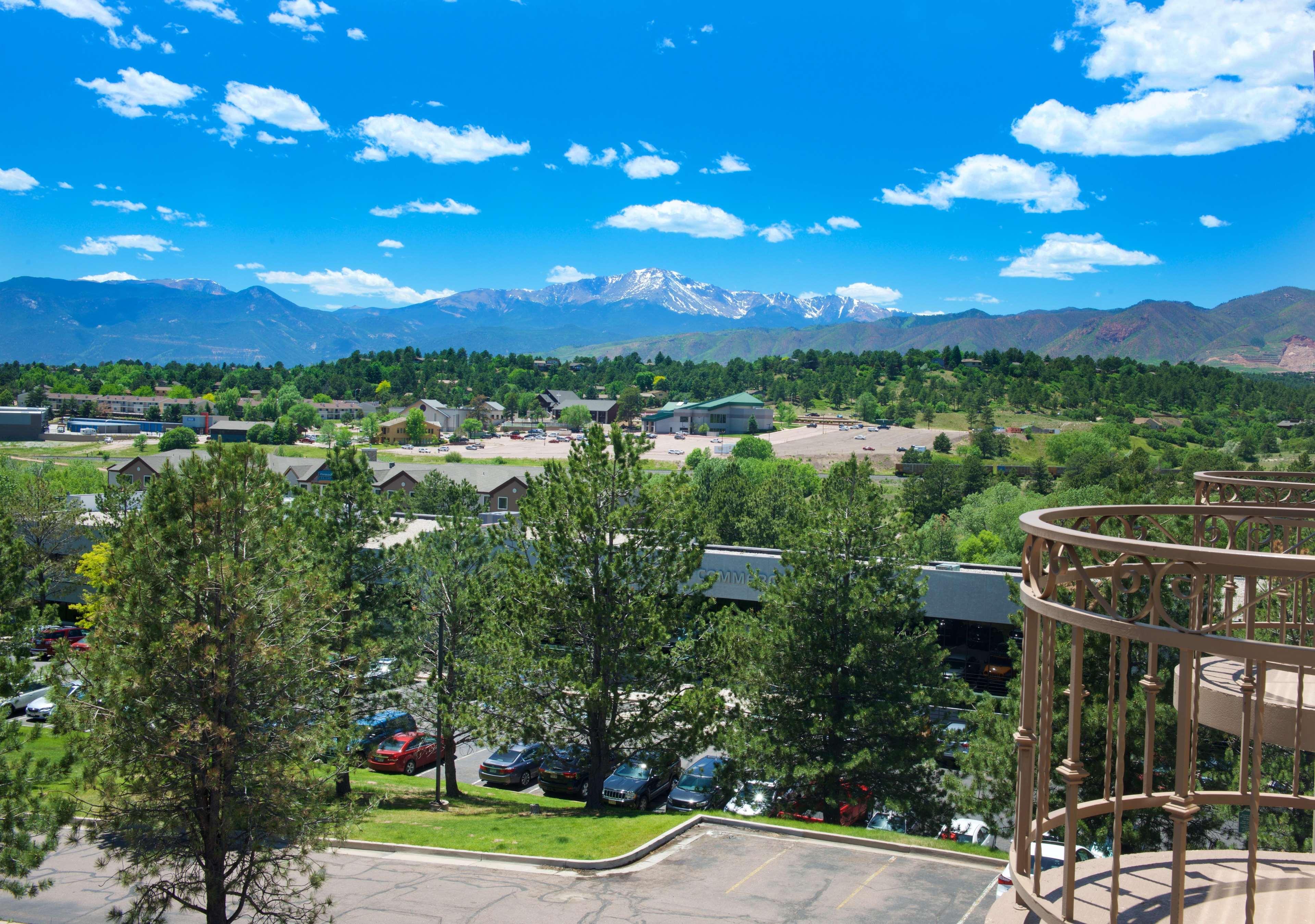 Embassy Suites By Hilton Colorado Springs Eksteriør bilde