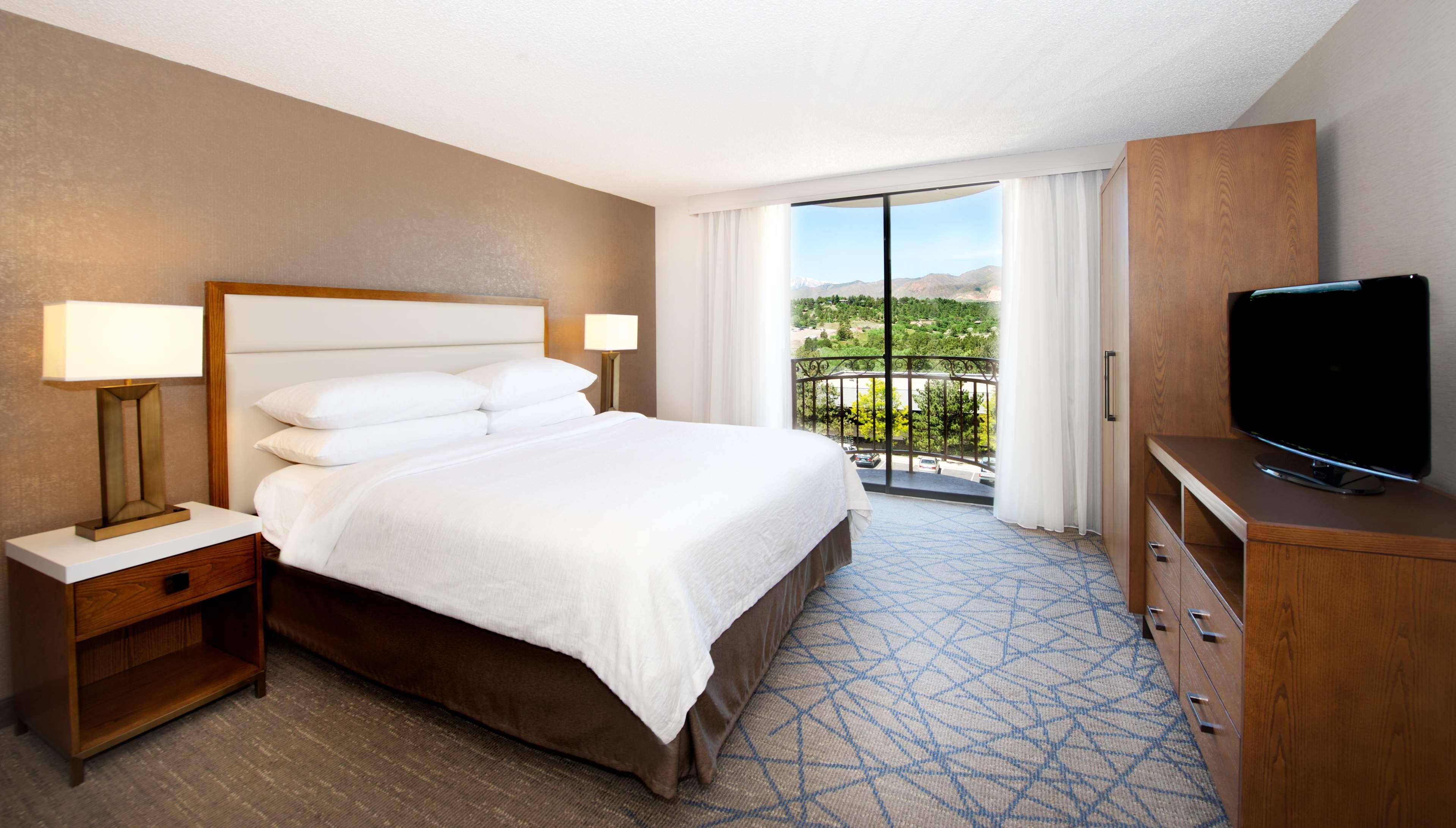 Embassy Suites By Hilton Colorado Springs Eksteriør bilde