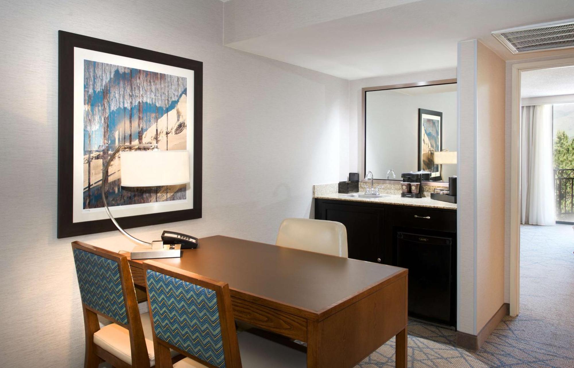 Embassy Suites By Hilton Colorado Springs Eksteriør bilde