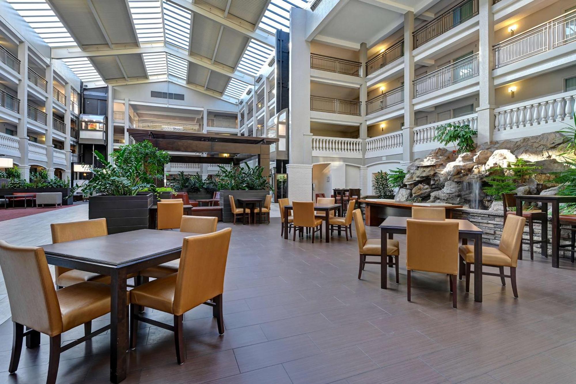 Embassy Suites By Hilton Colorado Springs Eksteriør bilde